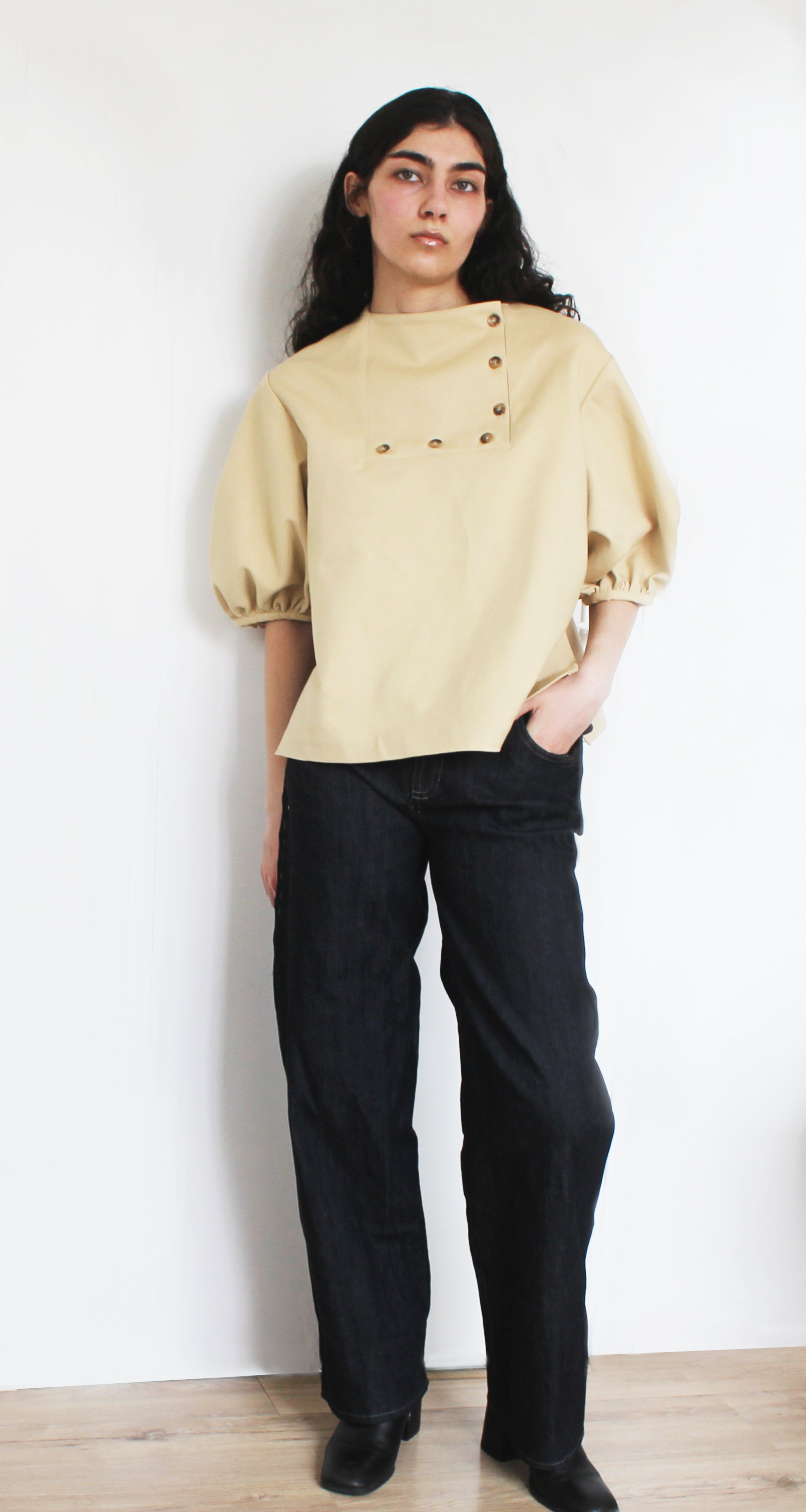 Beige (98% cotton 2% elastane)